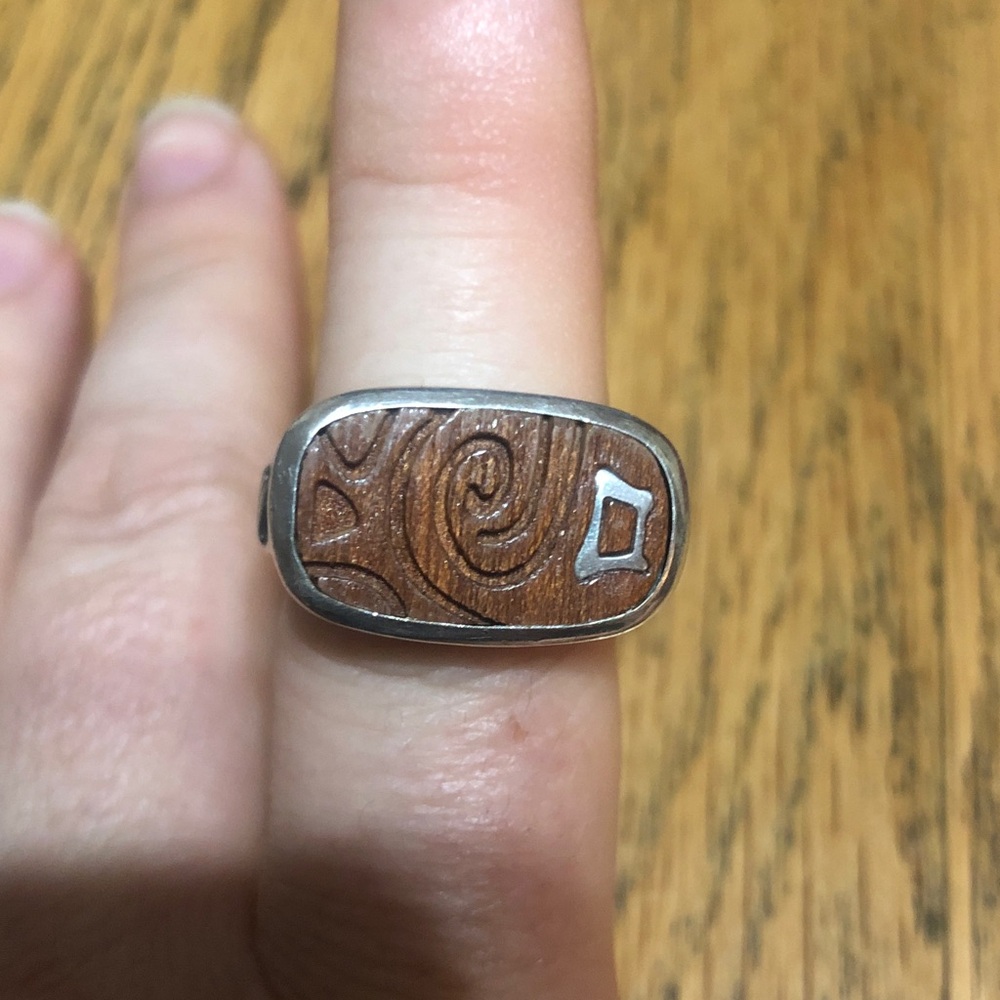 Silpada Silver Ring with Rich Brown Design - Picture 6 of 7